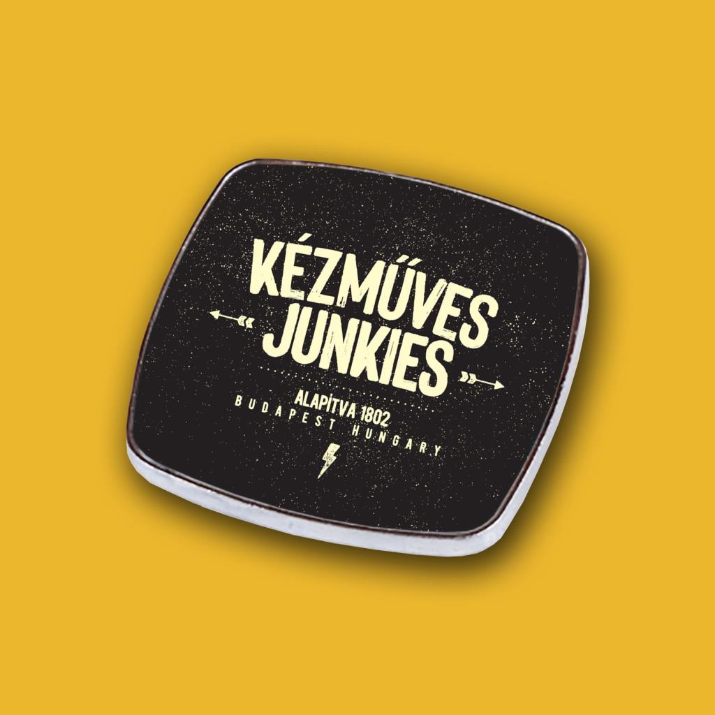 Junkies: Kézműves Junkies Logo Fém Hűtőmágnes